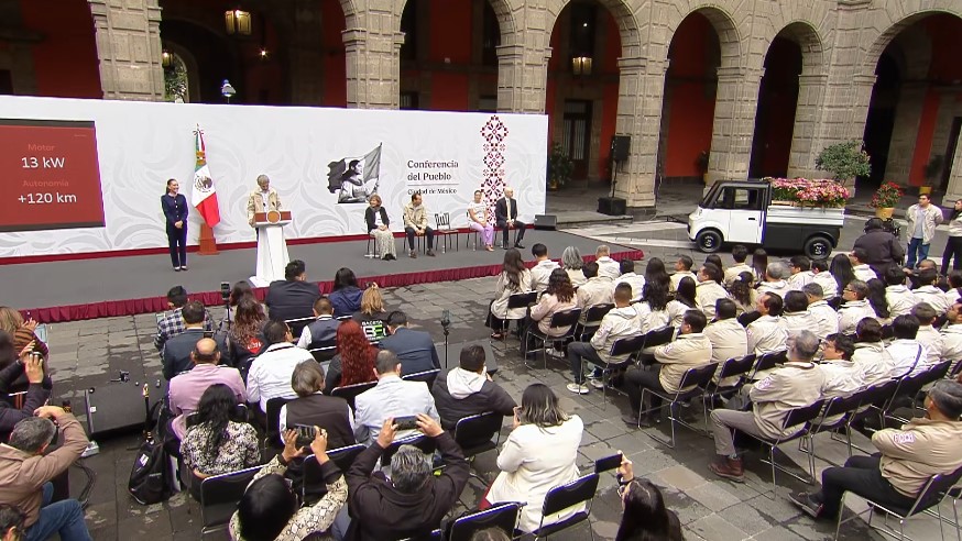 Presidenta Sheinbaum presenta Olinia Carga, el nuevo minivehículo eléctrico mexicano para el trabajo