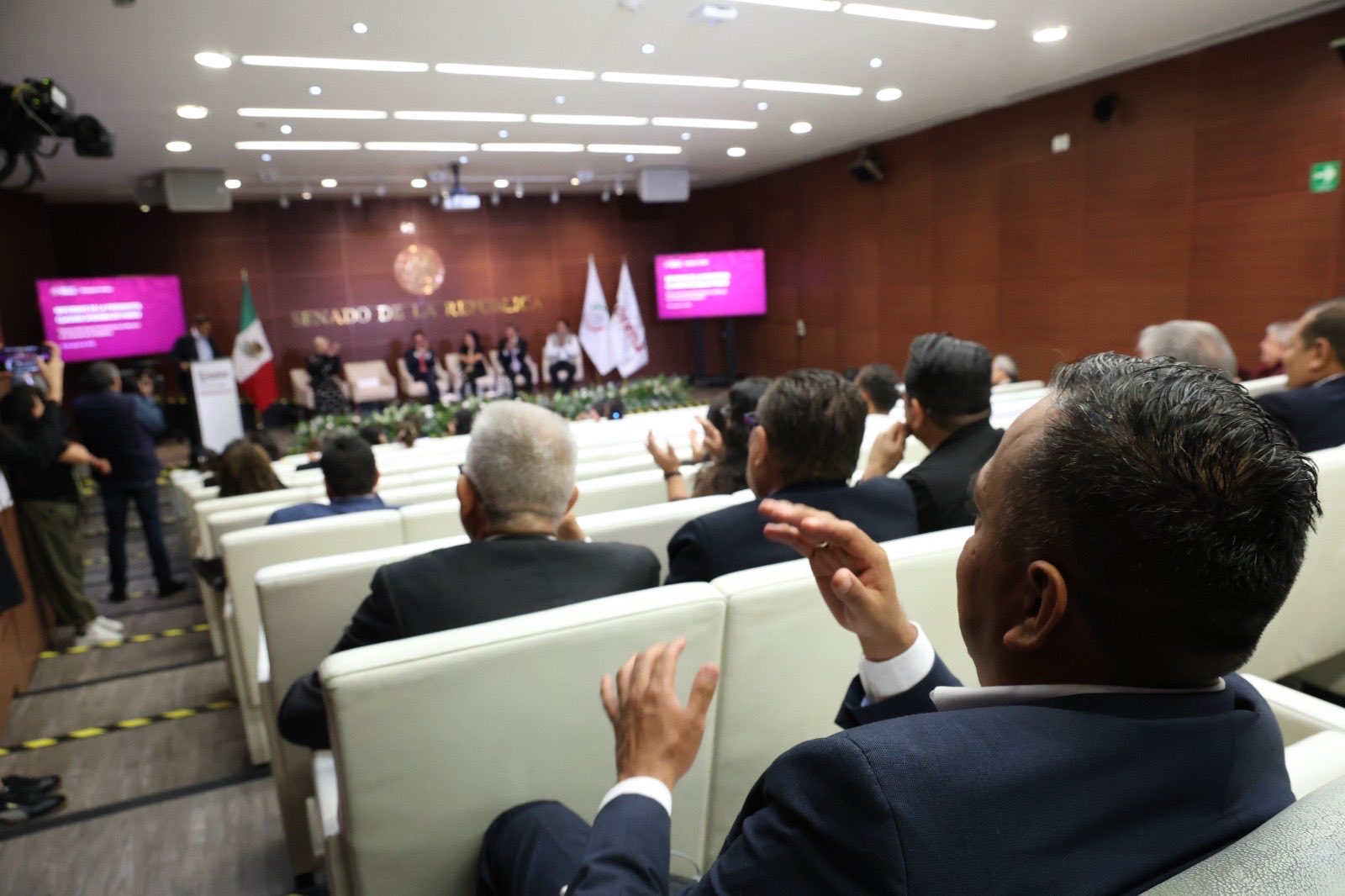 Presidencia de México adelanta a la bancada de Morena la agenda legislativa con 11 reformas prioritarias