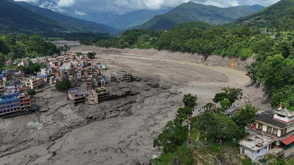 Asciende a cerca de 3 mil la cifra de desaparecidos en Nepal y China tras el devastador alud
