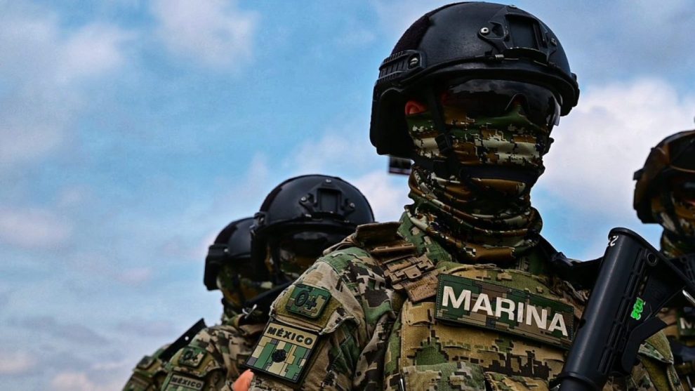 En una operación marítima en el estado de Guerrero, la Secretaría de Marina asegura 1.9 toneladas de cocaína