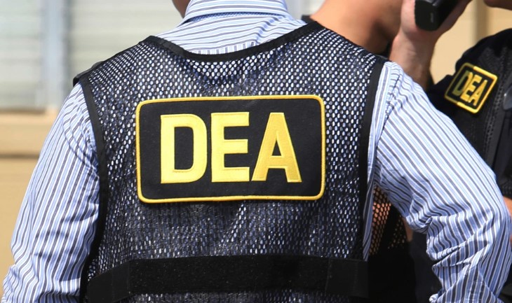 Escándalo de la DEA: Republicanos indagan táctica que dejó circular toneladas de fentanilo mortal