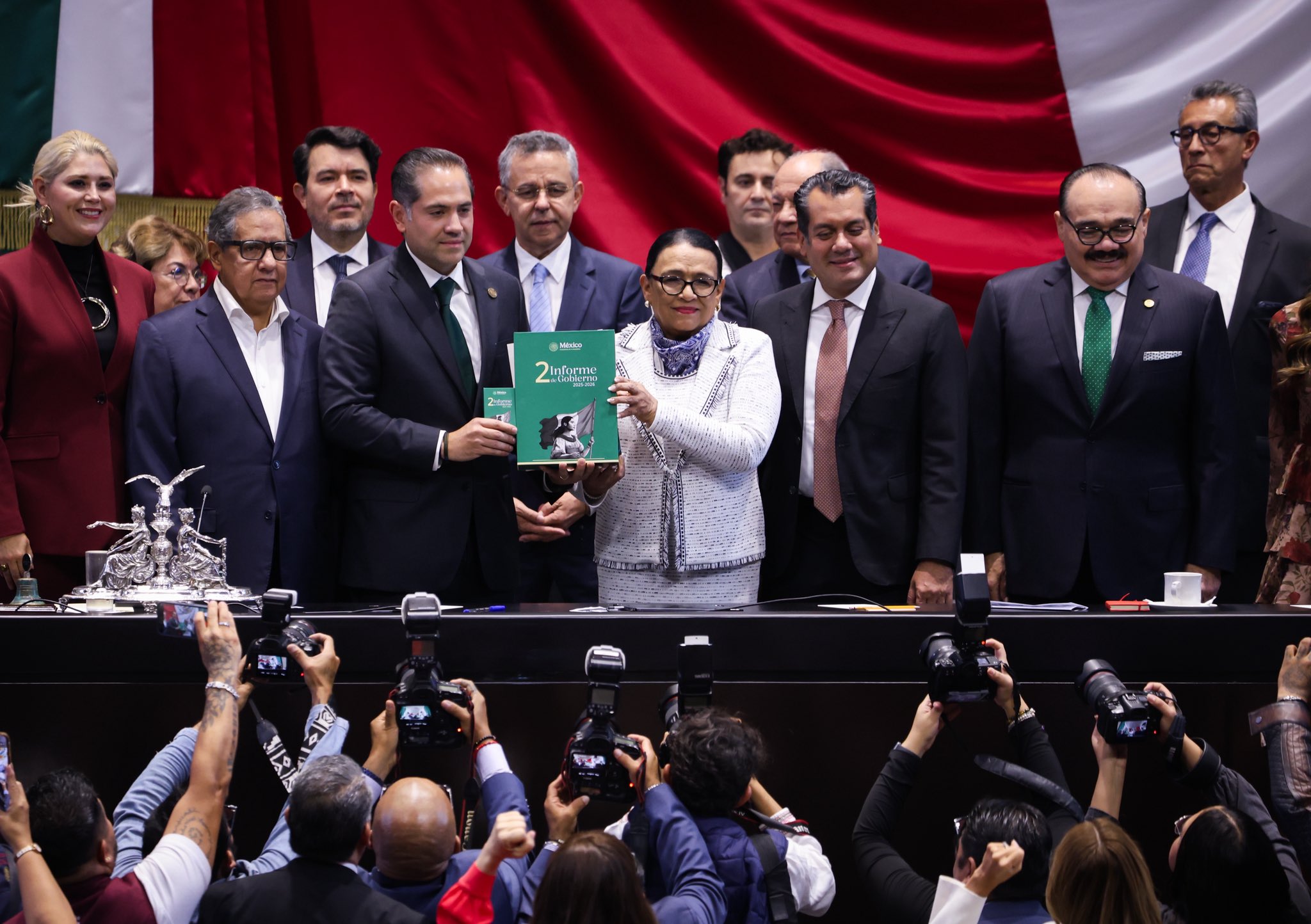 En representación de la presidenta Sheinbaum, Rosa Icela Rodríguez entrega Segundo Informe al Congreso