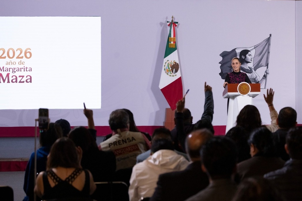 Evalúa Zoé Robledo un programa integral para aumentar el salario y regularizar plazas en el IMSS: presidenta Sheinbaum